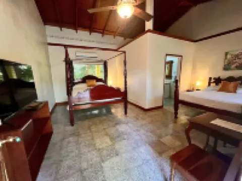 Warrie Head Resort Hotels in 