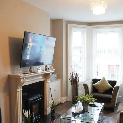 4 Bed Boutique House Lisburn Road - Hot Tub