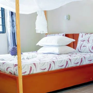 L &j modern backpackers BnB Hotels near Dar es Salaam War Cemetery