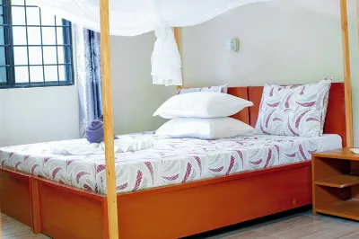L &j modern backpackers BnB Hotels in 