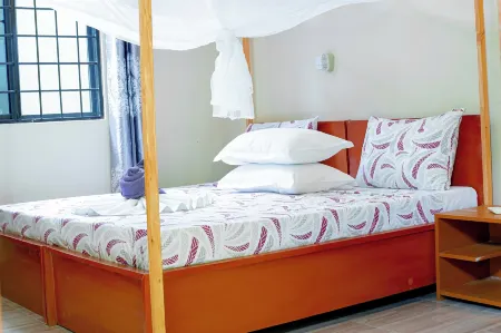 L &j modern backpackers BnB Отели рядом с достопримечательностью «Коко Бич»