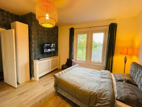 1 Bedroom Pet Friendly Apt Wd Free Wifi, Parking, Netflix Pool Table Sleeps 3