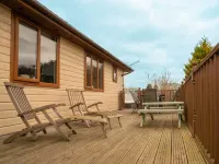 Nualas Lodge Private Hot Tub Escape Hotels in Holme upon Spalding Moor