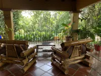 Trapp Family Country Inn Các khách sạn ở Alajuela