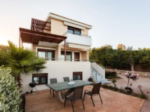 Villa Armonia - Beachfront Majestic Retreat Hotels in Petalidi
