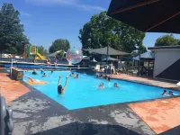 Hastings Top 10 Holiday Park - Pools