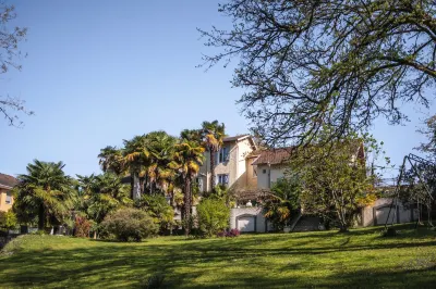 Maison Tournesol Massages Pau Jurançon Hôtels à proximité de : Aqua Béarn