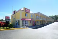 Econo Lodge at Military Circle Hotels in Norfolk