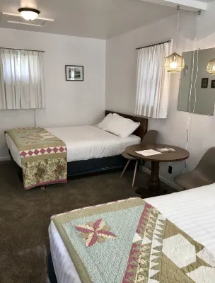 Chalet Motel Hotels near 1881 Courthouse Museum
