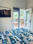 Cozy Cabin with AC, decks, Grill & Views. Sleeps 11 people. 7 min to Grindstone ENMU-루이도소 브랜치 커뮤니티 대학 주변 호텔