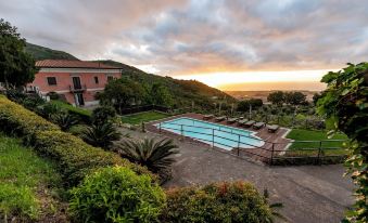 Villa Tecla