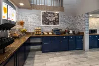 AmericInn by Wyndham Chippewa Falls - breakfast