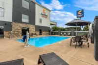 Comfort Suites Near Camp Lejeune - piscina
