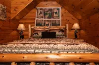 Cozy Secluded 3 BR  Log Cabin with Hot Tub and Wood Burning Fireplace!
