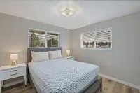 6 Bedroom Ski / Vacation Home by Town Center, Great for Gathering Hotels near Legacy House of South Jordan