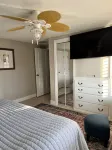 Charming 3-bedroom house with AC WiFi in Hudson on canal and Gulf of Mexico view