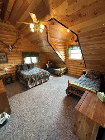 Cozy cabin in beautiful Meeker, CO-10 miles from town, perfect for OHV travelers