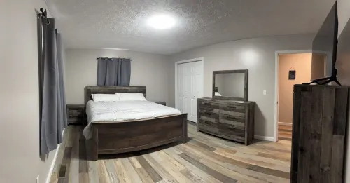 Spacious 5-bedroom/3-bathroom Lake view house with Lake access & private dock.