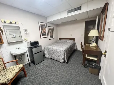Canfield Hotel Hotels in Dubuque