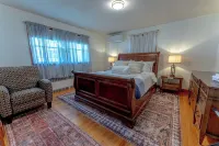 Family Stays: Middletown, CT