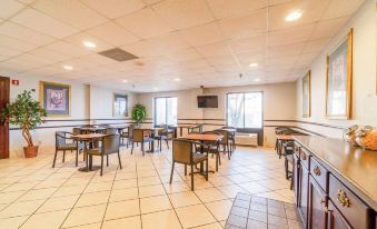 Ark Suites By OYO Jonesboro I-555