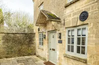 The Gamekeeper's Cottage-Stunning 2 Bed Hotels in Witney
