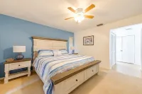 Pool - 3 bedrooms - 2 baths - Pet Friendly - 3 Miles to Beach