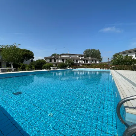 Amazing Villa with Private Garden and Pool