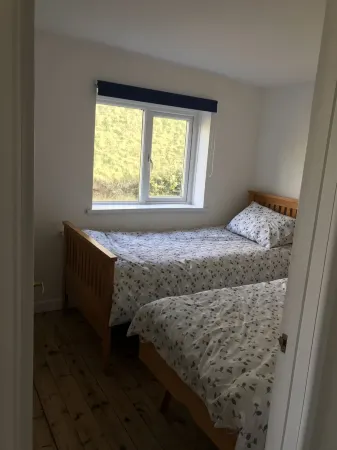 Small cottage with wonderful sea view from the terrace,  sleeps 2 to 4 adults Отели в г. Пенрис