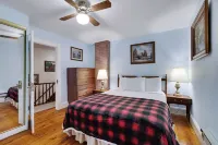 Private Farm House with Pond and A/C in Beach Lake