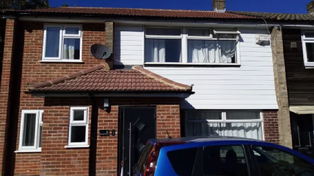 Bethel- a beautiful 1 bed house near Erith station. Bath,kitchen,lounge,privacy.