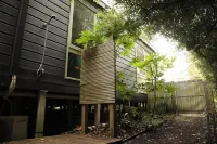 cosy, fireplace, outdoor bath Hotels in Colac