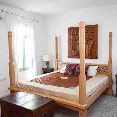 Cool Villa with Sea Views. Swimming Pool and only 10 minutes from the sea Rooms