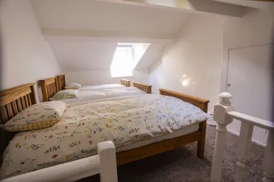 2-bed Apartment, Sleeps 6, 8-min Walk to Centre Hotels in 