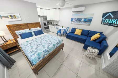 Casa Cordova by Lowkl Отели рядом с достопримечательностью «FLL Airport Flight Landing View Point»