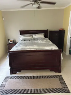 Cozy 1-bedroom condo with Pool and AC in charming Christiansted. Walk to Beach.