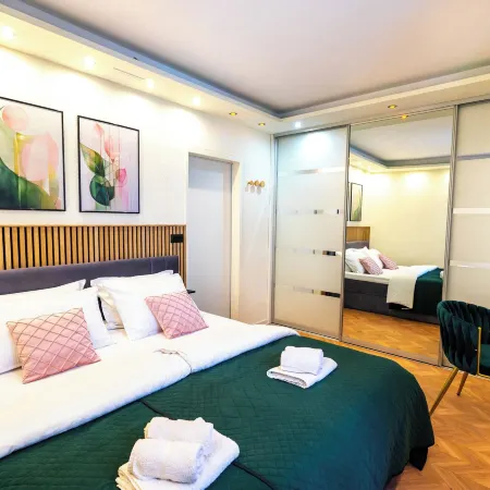 Elegant APT 5 min walk from Split center