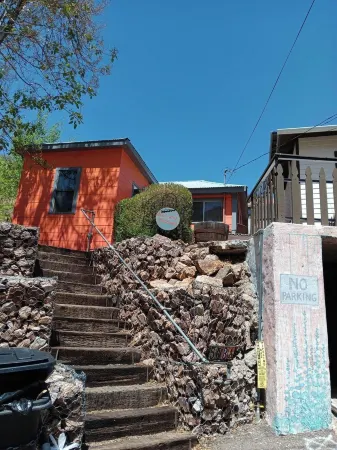 Stairway Cottage Bisbee AZ Отели в г. Бисби