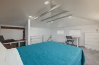 The Lake House for Family & Friends