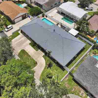 7BR w/ Heated Pool Jacuzzi, Theatre Hotel Exterior