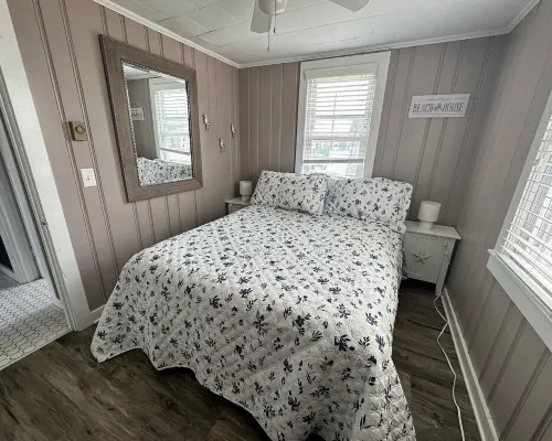 Cute cottage with a private beach Hotel berhampiran Rumah Api Point Judith