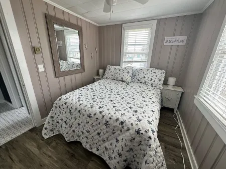 Cute cottage with a private beach