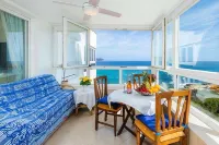 On the beach, with pool ! Super sea view, fiber optic internet, air conditioning Hotel di Sant Llorenc des Cardassar