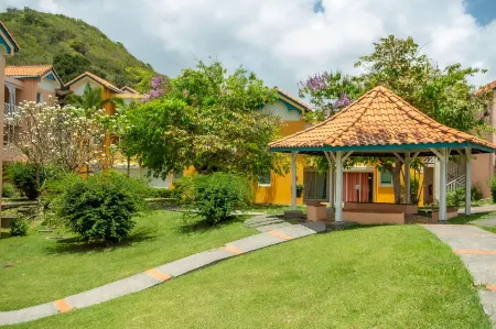 Quiet, airy T2 apartment