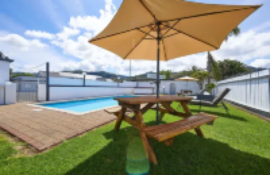 โรลเลสตัน โมเทล เทมส์ – เวนเซล โมเทลส์