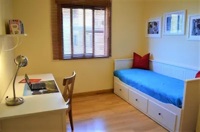 Modern apartment with sea view and great location.