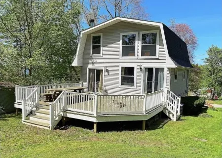 Sunnyside Lake Home at Conneaut Lake
