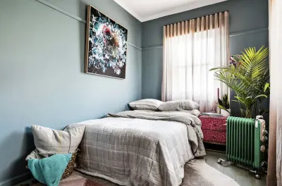 Charming Beach House - Beachfront - Walking distance to Village Hotels near Bentons Square Shopping Centre