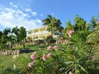 Private romantic retreat, ideally located, panoramic views, walk to the beach. Hotels in Cliftons