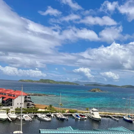Stylish Renovated Getaway with Stunning Views - Siren's Song at Sapphire Village